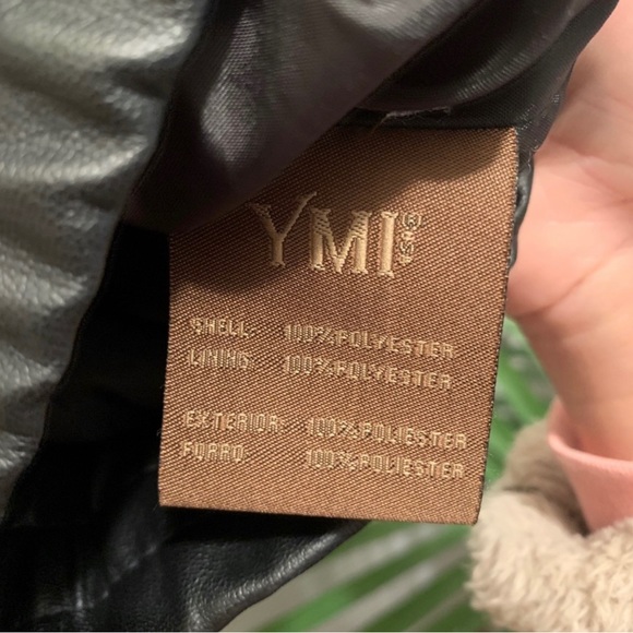 YMI Faux Fur and Vegan Leather Zip Front Vest with Hood Size Large - Picture 4 of 5